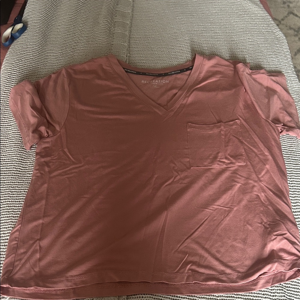 NWOT Thread & Supply Mauve V-Neck Tee